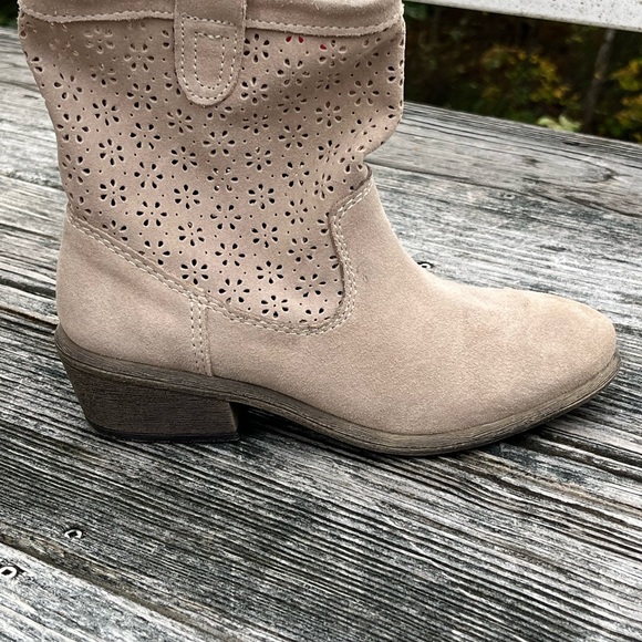 Tan ankle boot - Picture 2 of 8